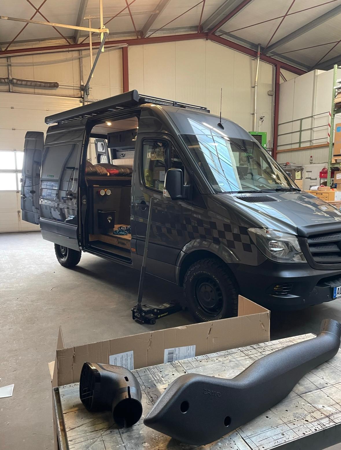 Mercedes Sprinter Umbau mit Offroad-Akzenten